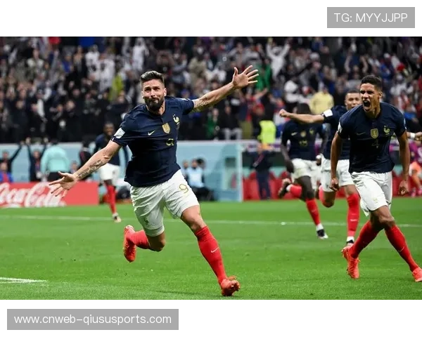 老将吉鲁头球破门，里尔主场球迷起立致敬